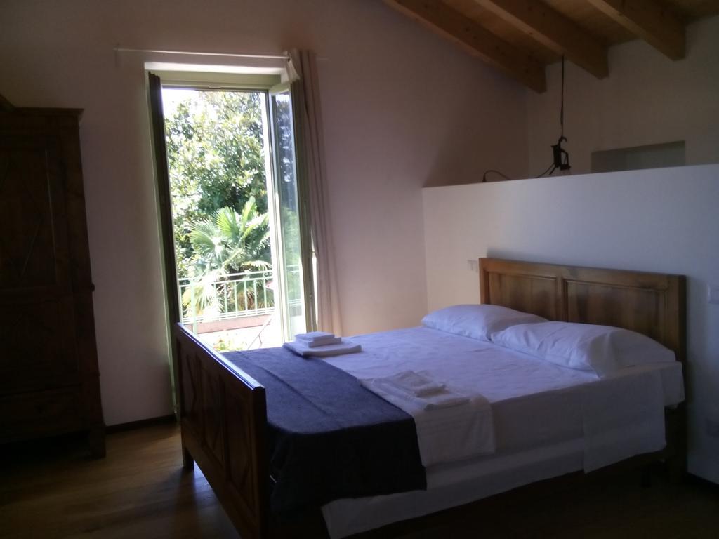 Appartamento La Camelia Ameno Habitación foto