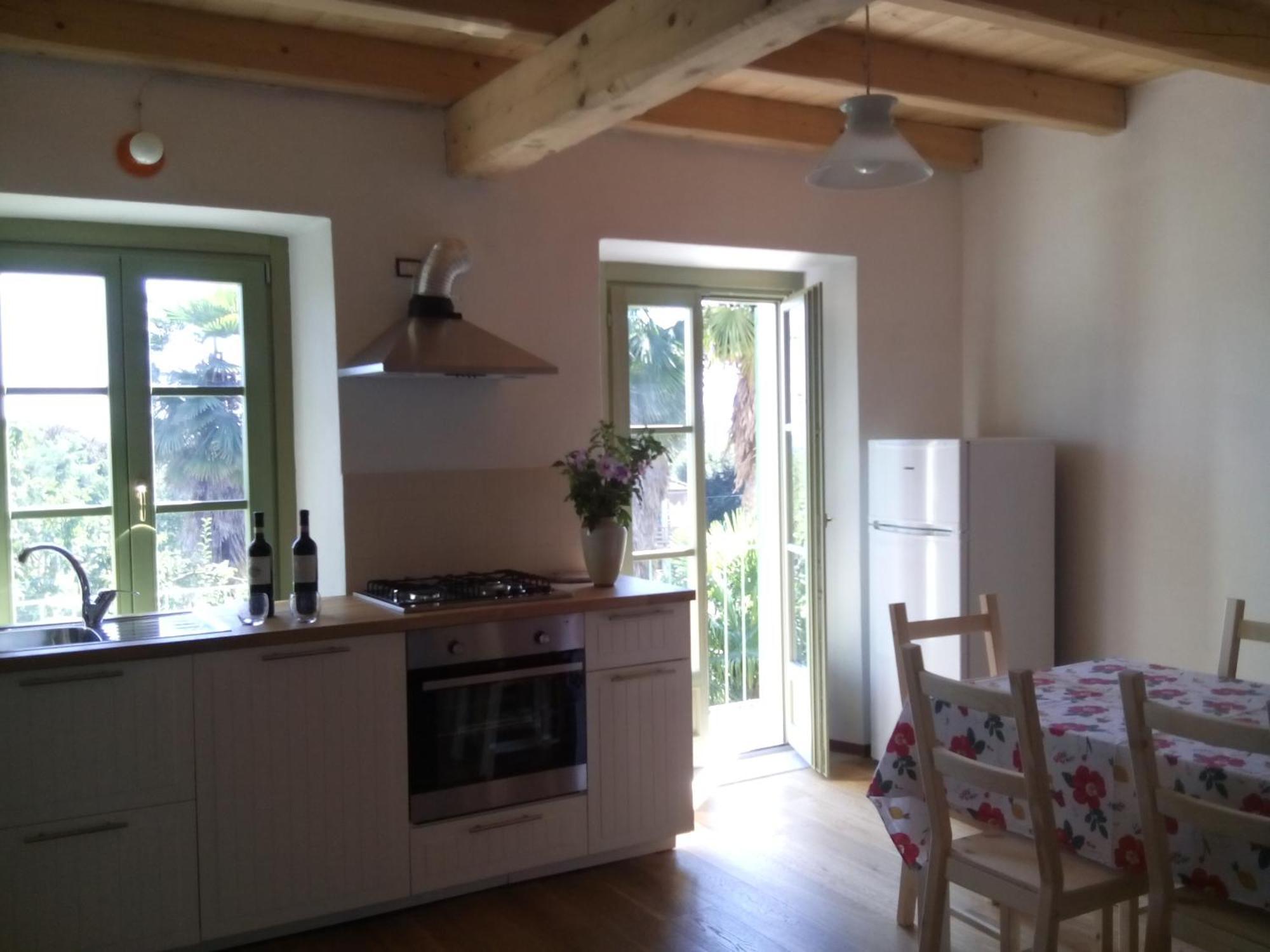 Appartamento La Camelia Ameno Habitación foto